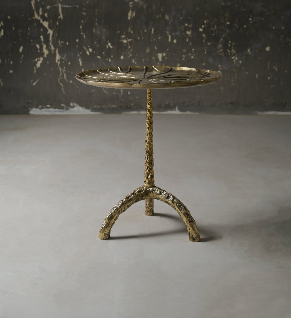 VANA PEDESTAL TABLE